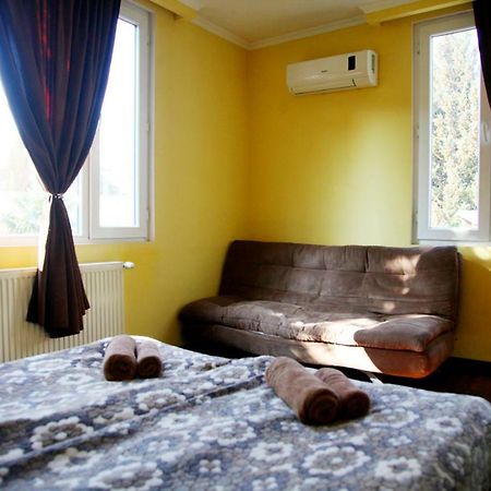 Guesthouse Different 第比利斯 外观 照片