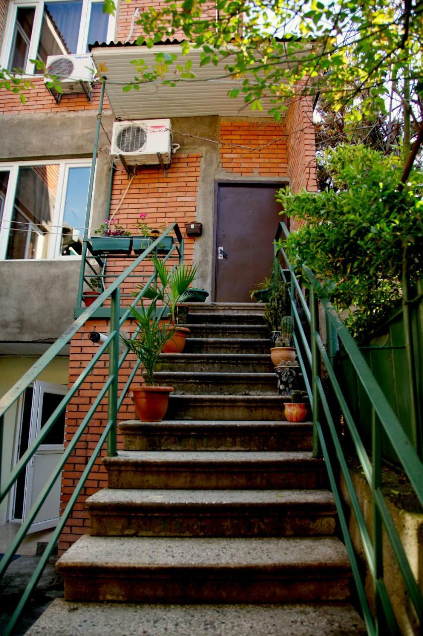 Guesthouse Different 第比利斯 外观 照片