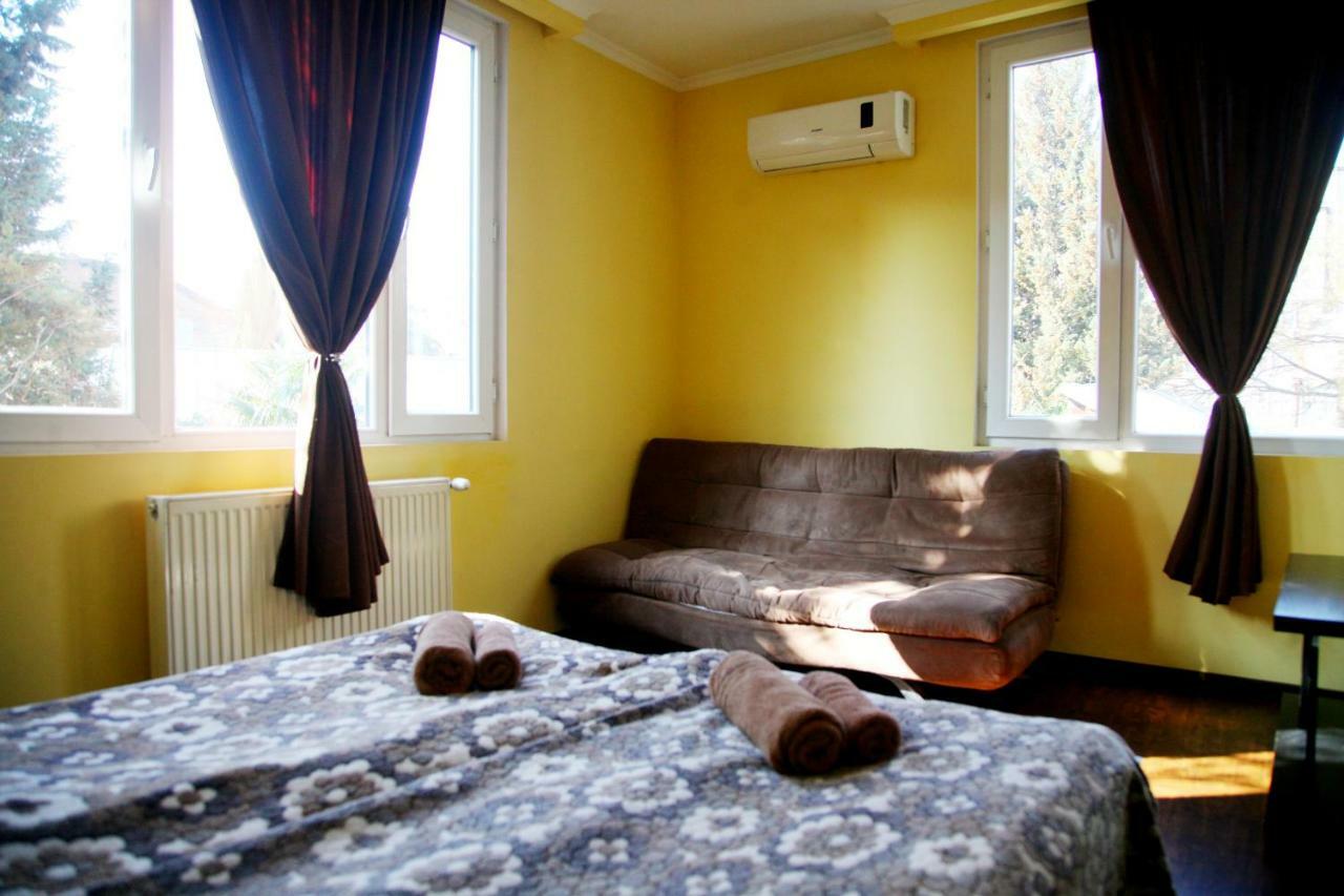 Guesthouse Different 第比利斯 外观 照片
