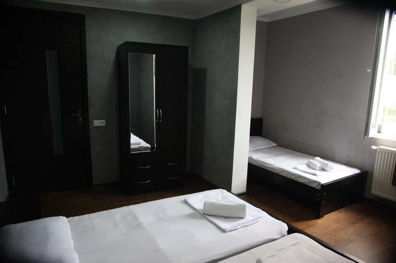 Guesthouse Different 第比利斯 外观 照片